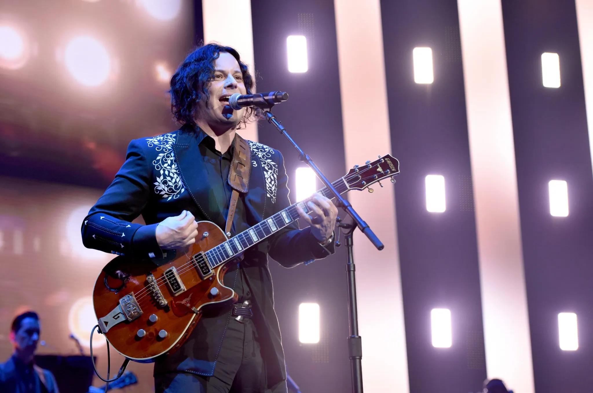 Jack White Revives "Jolene" Cover In Tribute To Dolly Parton