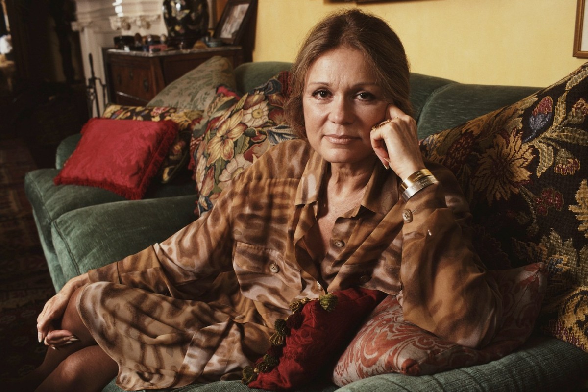 Gloria Steinem, Pioneering Feminist Activist and Author, Dead at 92 — image 6