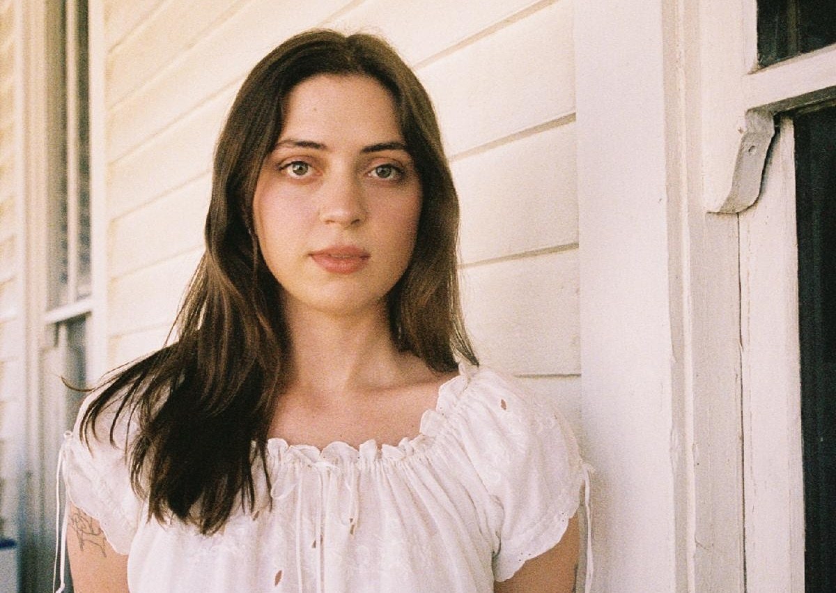 Lizzy McAlpine Got Stella Lefty’d Over Nick Drake Soundalike On Her New Album — image 4