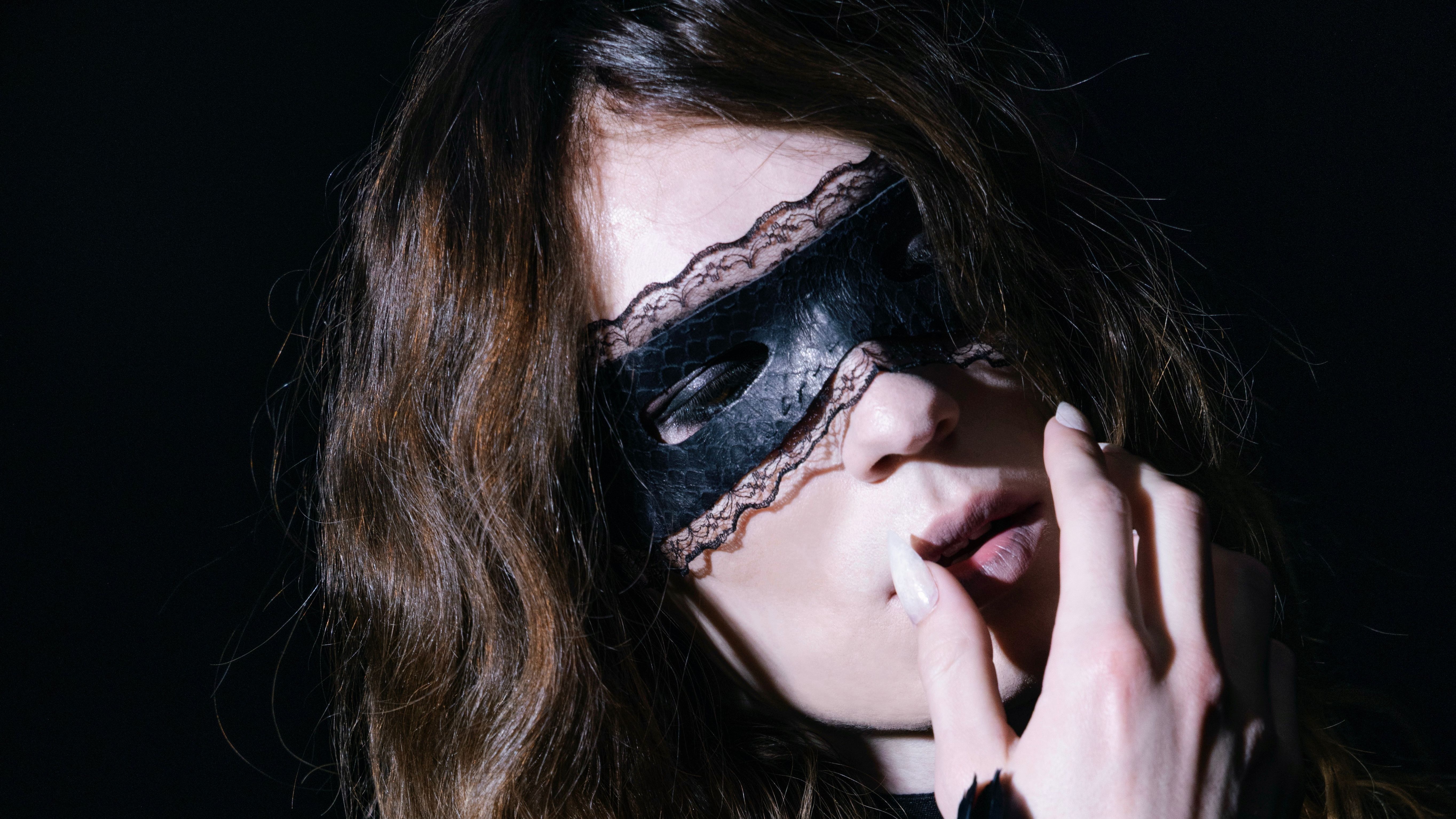 2hollis Announces New Album Pirouette