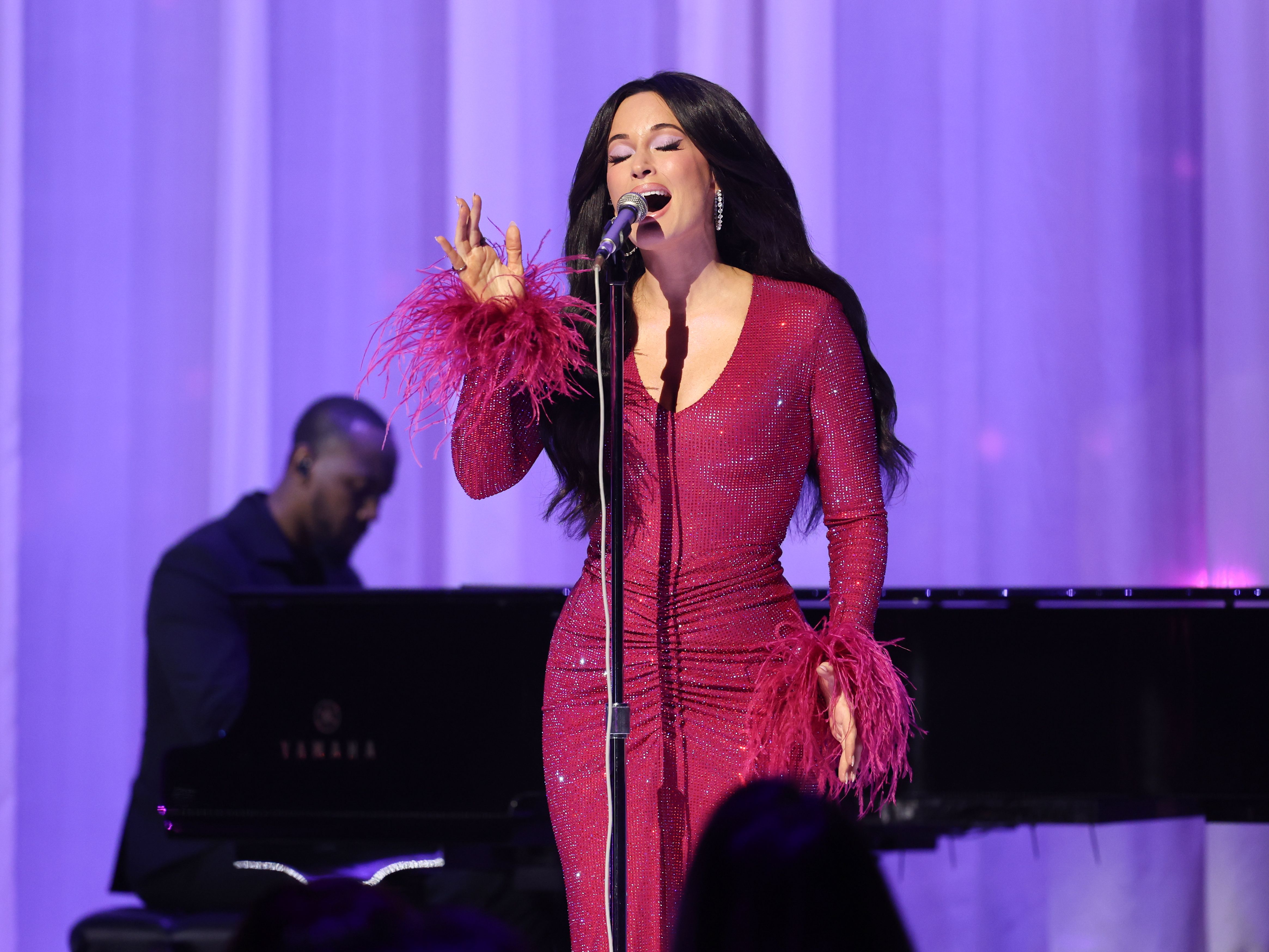 Watch Kacey Musgraves Sing Dolly Parton’s “I Will Always Love You†at the 2026 VMAs — image 2