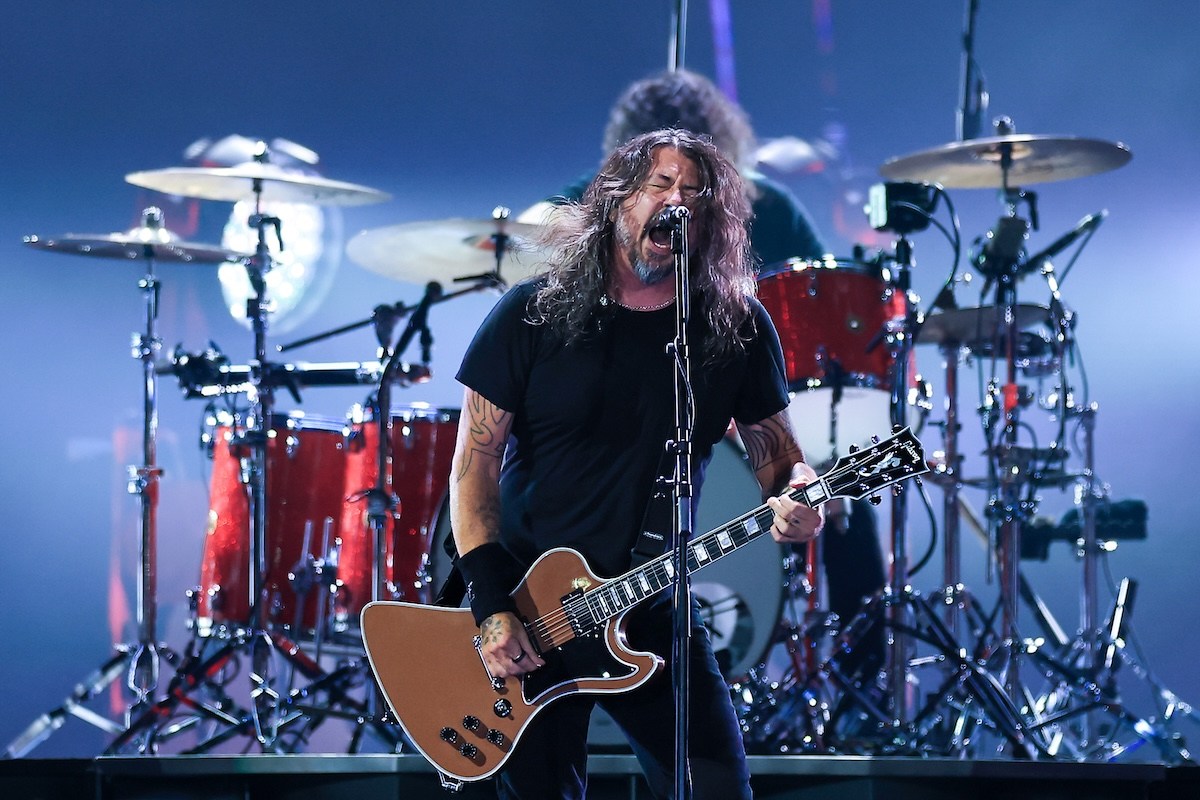 Dave Grohl Joins AC/DC For "Highway To Hell" In New Jersey — image 4
