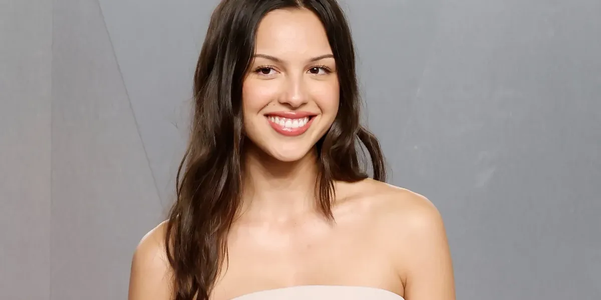 Olivia Rodrigo Almost Wore Meg Whiteâ€™s â€˜Elephantâ€™ Album Cover Dress to Daisy Chain Fields