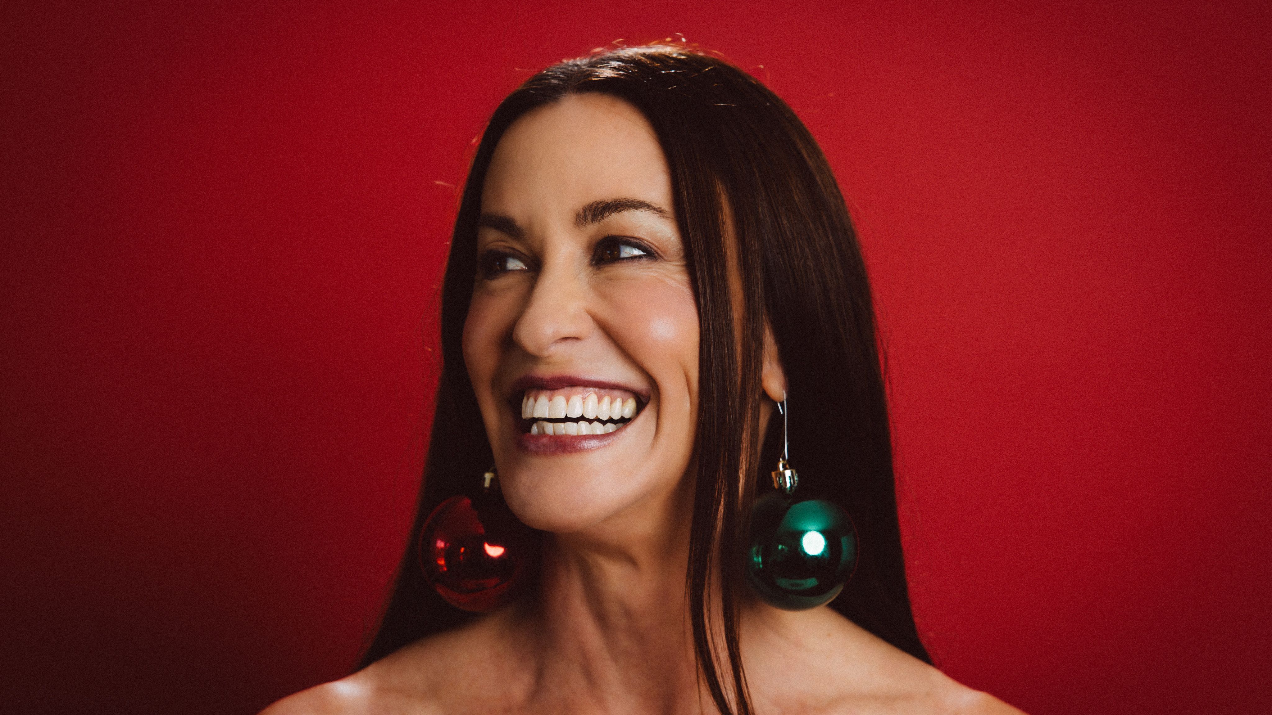 Alanis Morissette Made a Holiday Album