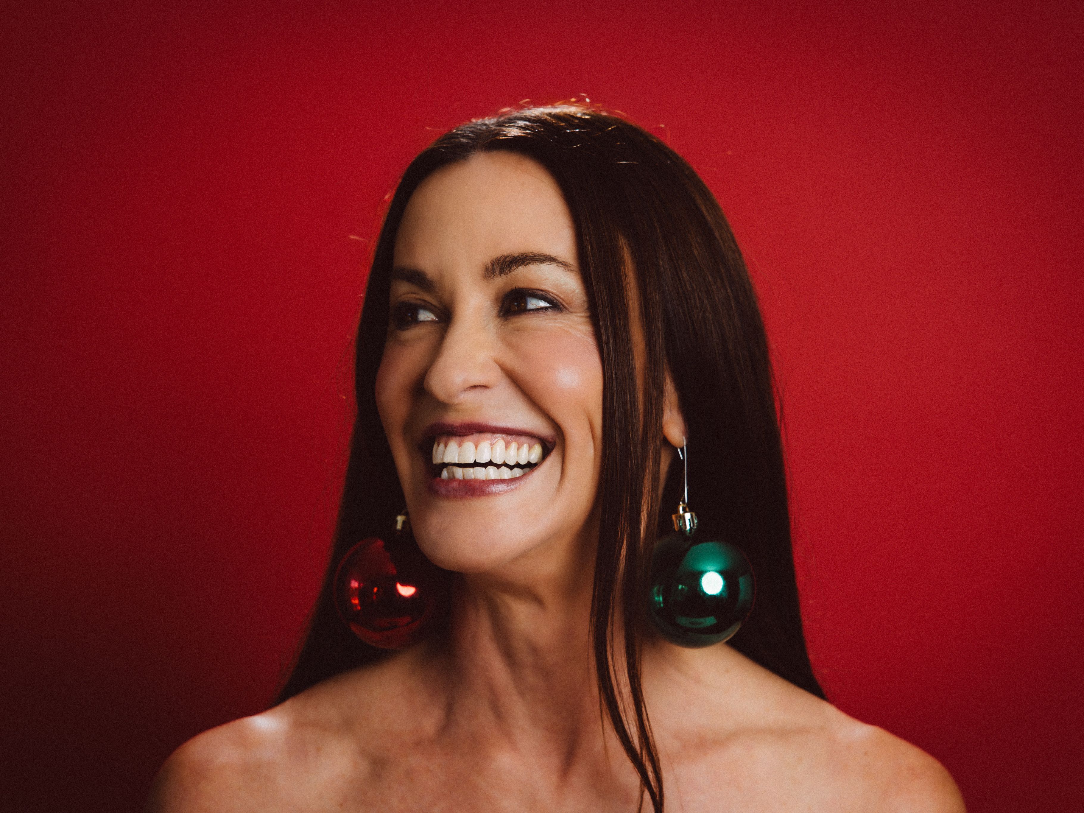 Alanis Morissette Made a Holiday Album — image 2