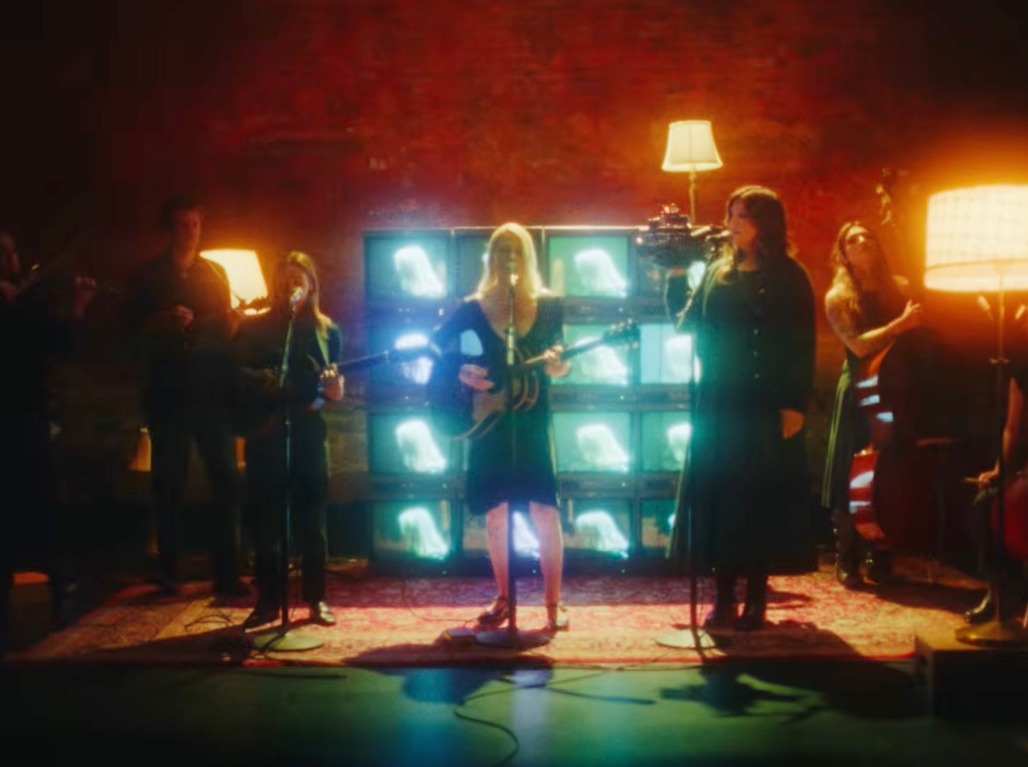 boygenius Reunite For Phoebe Bridgers Acoustic Session: Watch — image 4