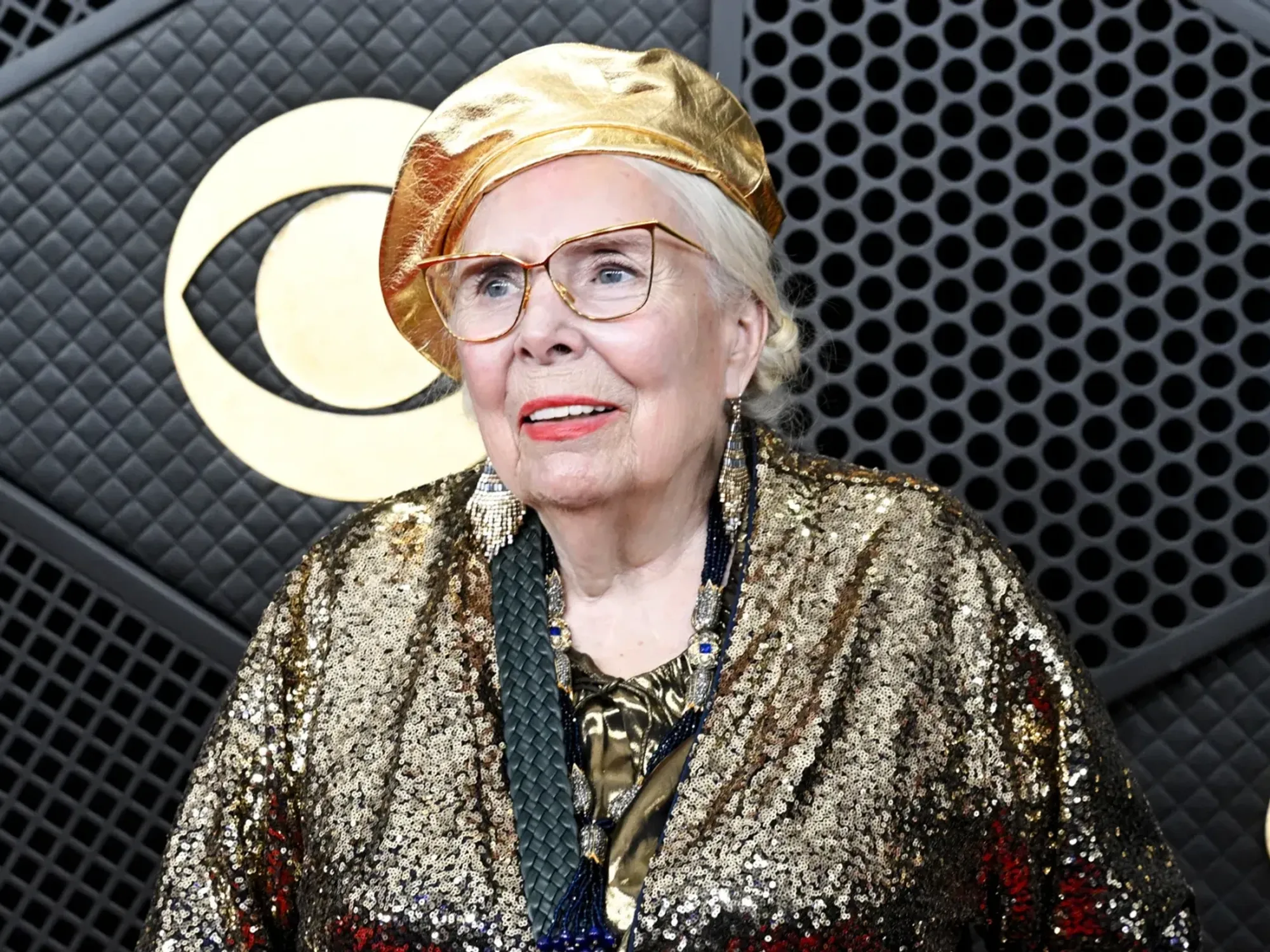 Joni Mitchell Becomes a U.S. Citizen: ‘A Journey That Began 62 Years Ago’ — image 3