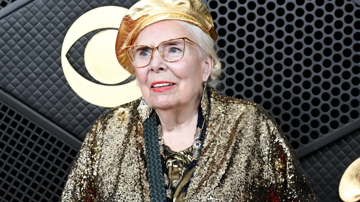 Joni Mitchell Becomes a U.S. Citizen: ‘A Journey That Began 62 Years Ago’ — image 4