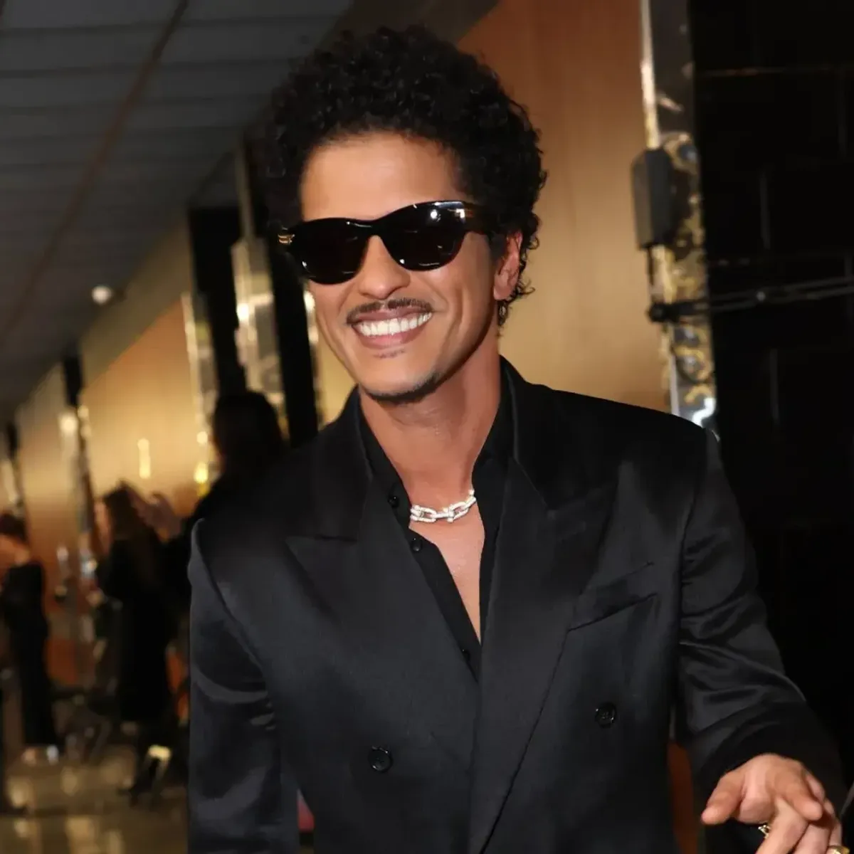 Bruno Mars Is Taking Over Vancouver’s SkyTrain Announcements — image 2